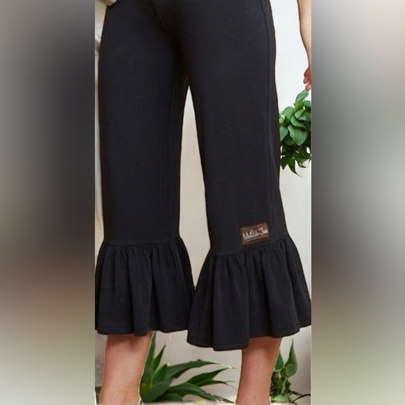 NWT Matilda Jane Big Ruffle Pants Black, Cropped, Women’s Small - Picture 2 of 6